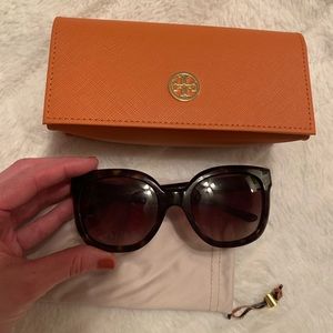 TORY BURCH TY7104 Sunglasses TORTOISE 54 mm